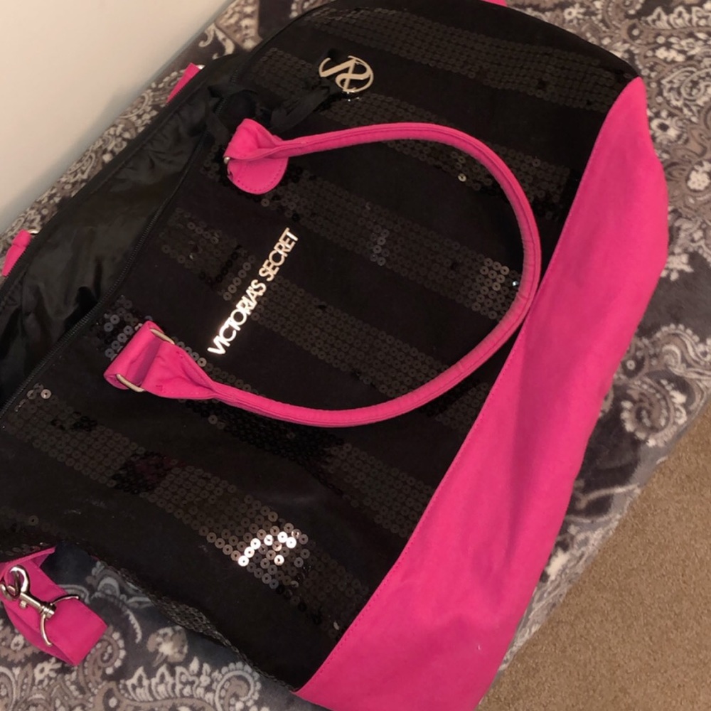 Victoria Secret Duffle Bag ✨